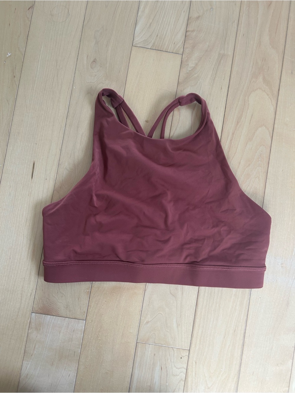 Lululemon sports bra no padding 
Fun racer back